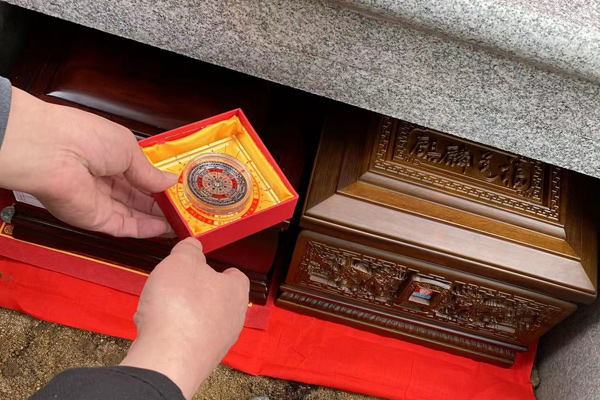 沈陽白事中祭品的擺放與使用有哪些講究？